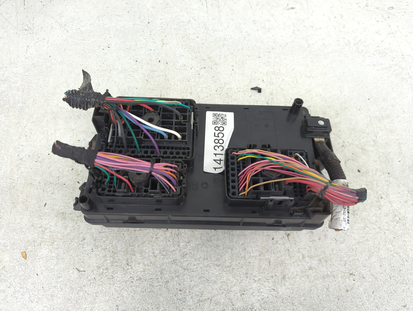 2012-2015 Chevrolet Camaro Fusebox Fuse Box Panel Relay Module Fits Fits 2012 2013 2014 2015 OEM Used Auto Parts - Oemusedau