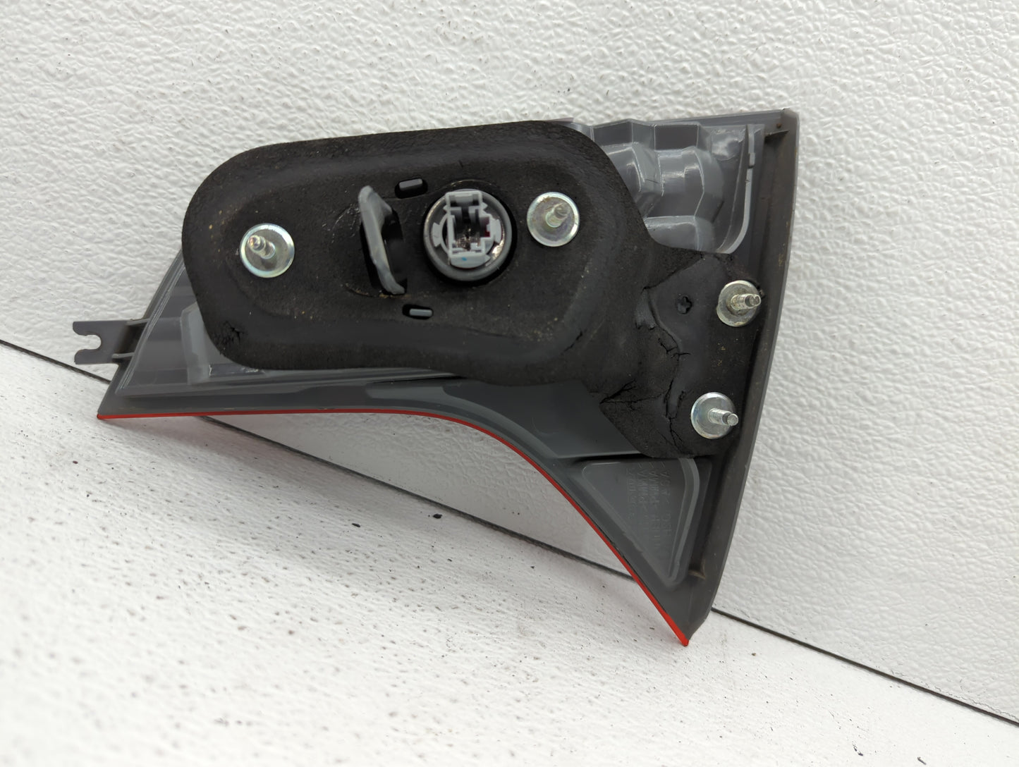 2010-2013 Chevrolet Camaro Tail Light Assembly Driver Left OEM P/N:92199773 PC50037 Fits Fits 2010 2011 2012 2013 OEM Used A