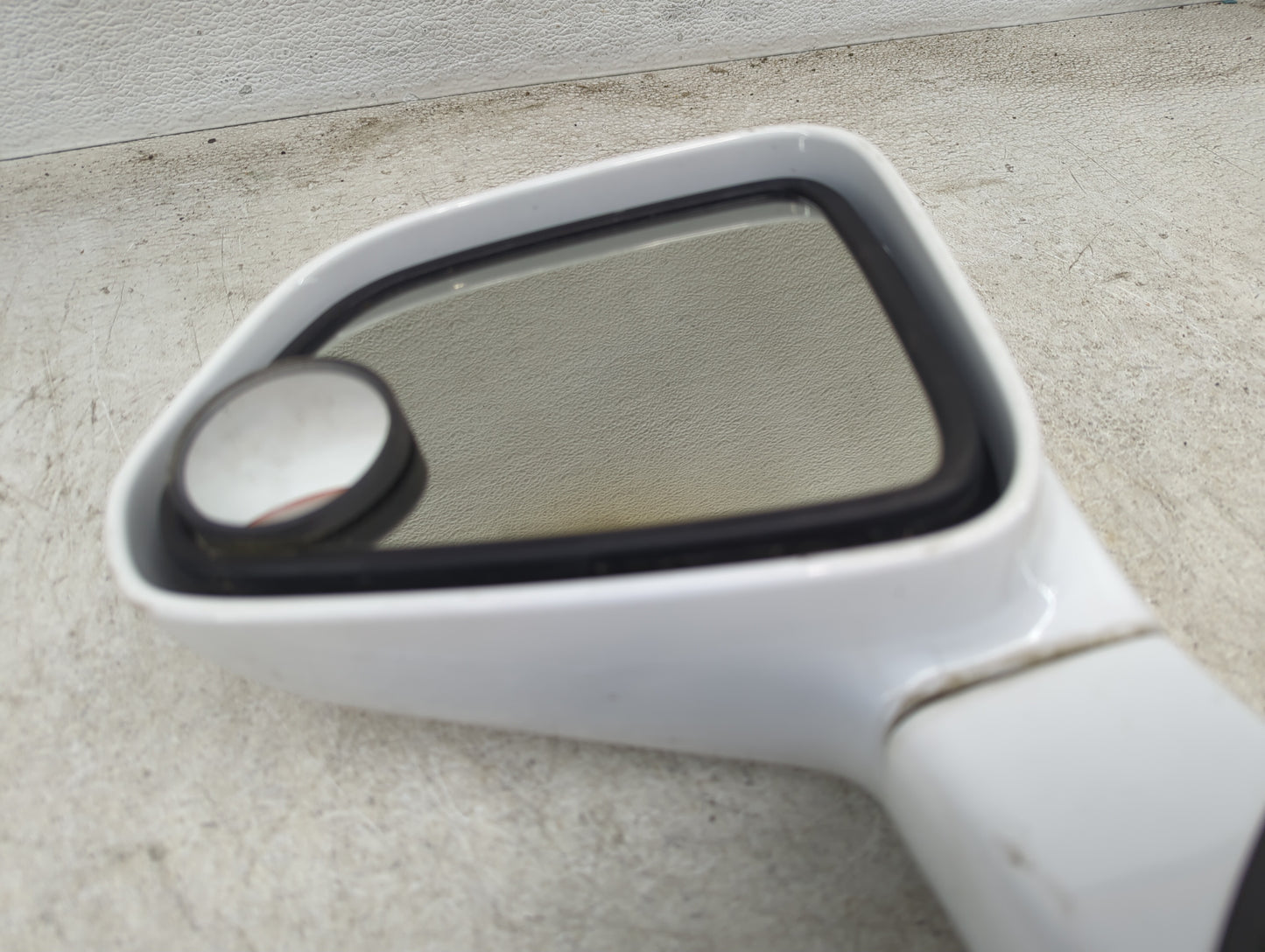 2013-2015 Chevrolet Captiva Sport Driver Side View Mirror - Left Door Mirror OEM Used - Oemusedautoparts1.com