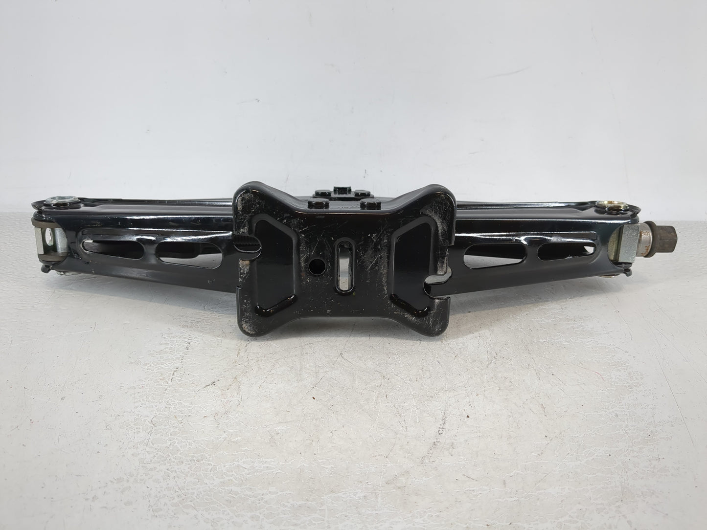 2013 Chevrolet Cruze Spare Scissor Car Jack - Oemusedautoparts1.com
