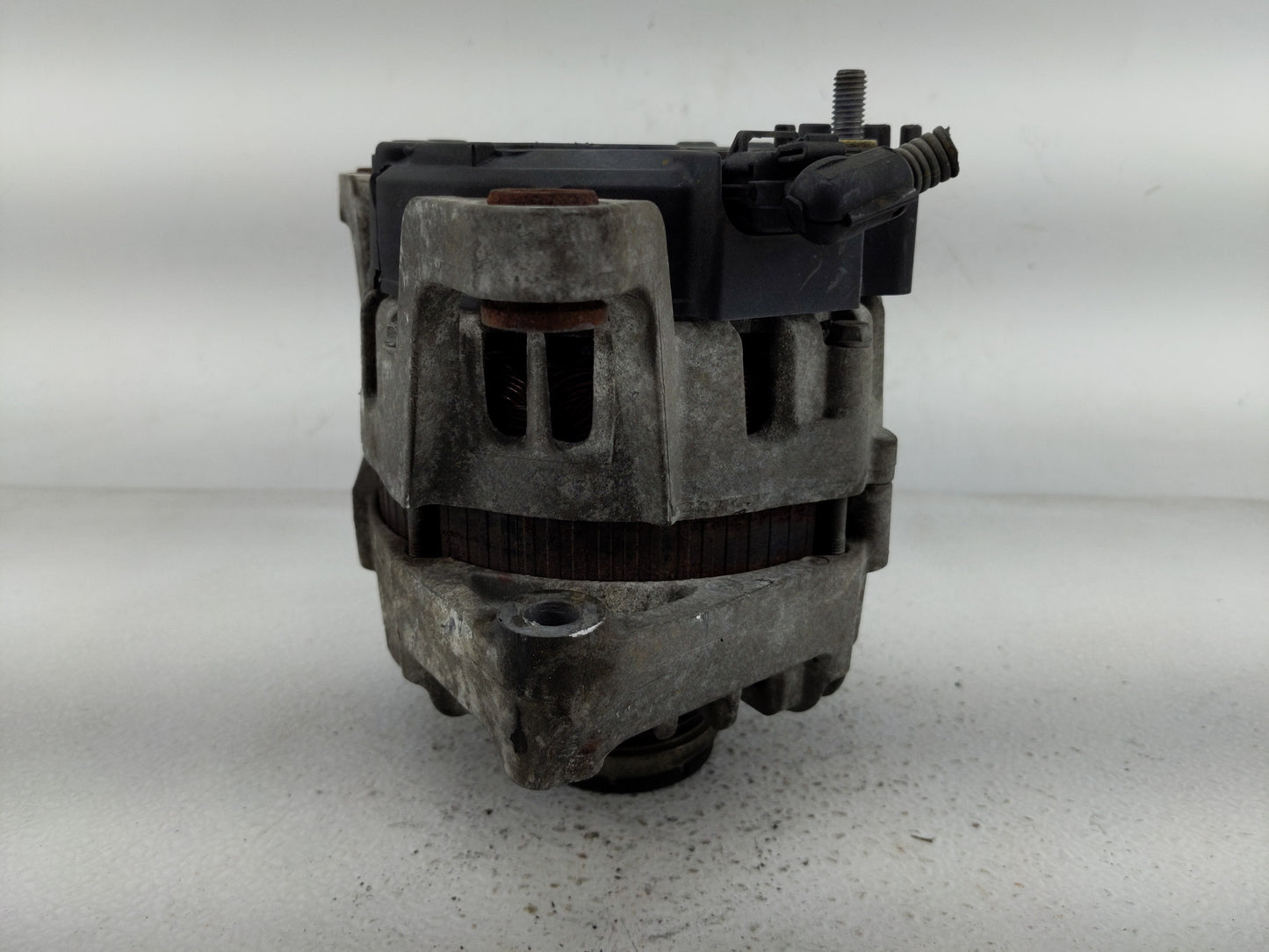 2012-2016 Chevrolet Cruze Alternator Replacement Generator Charging Assembly Engine OEM P/N:13588290 Fits OEM Used Auto Part