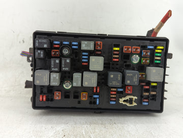 2011-2014 Chevrolet Cruze Fusebox Fuse Box Panel Relay Module P/N:812461952 Fits Fits 2011 2012 2013 2014 OEM Used Auto Parts