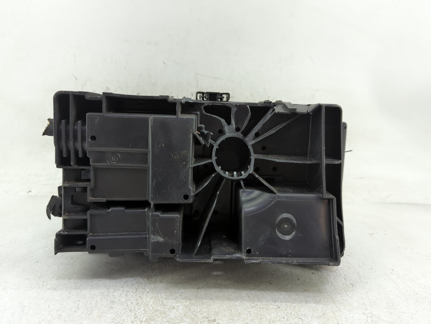 2011-2014 Chevrolet Cruze Fusebox Fuse Box Panel Relay Module P/N:812461952 Fits Fits 2011 2012 2013 2014 OEM Used Auto Part