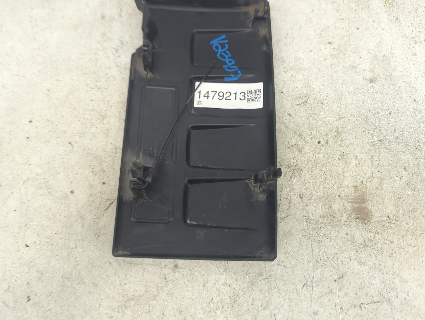 2013 Chevrolet Cruze Engine Cover Black 1479213 - Oemusedautoparts1.com