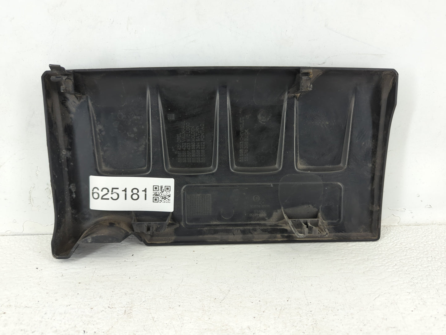 2013 Chevrolet Cruze Engine Cover - Oemusedautoparts1.com