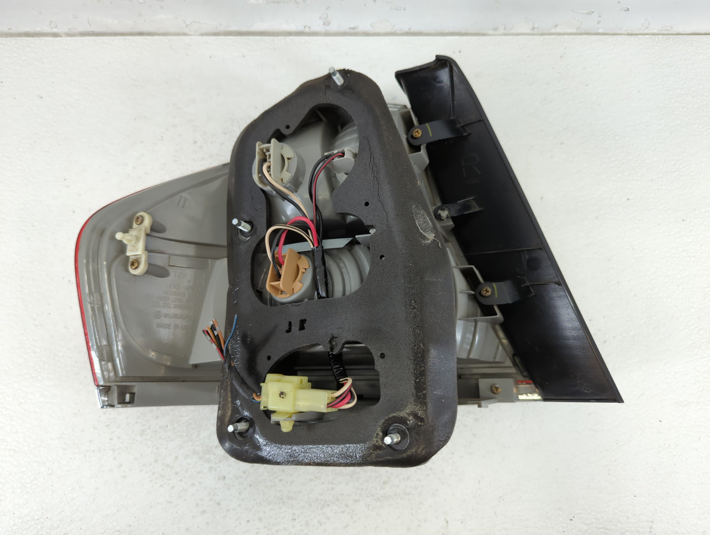 2011-2016 Chevrolet Cruze Tail Light Assembly Driver Left OEM P/N:2XL 946087 Fits Fits 2011 2012 2013 2014 2015 2016 OEM Use