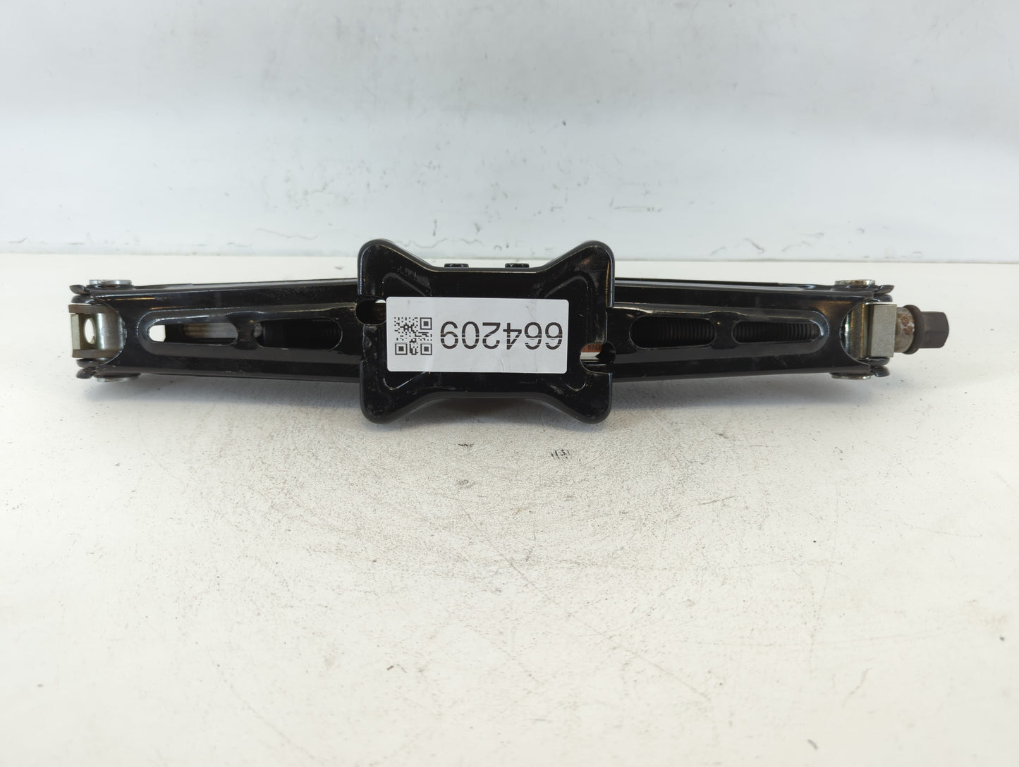 2013 Chevrolet Cruze Spare Scissor Car Jack - Oemusedautoparts1.com