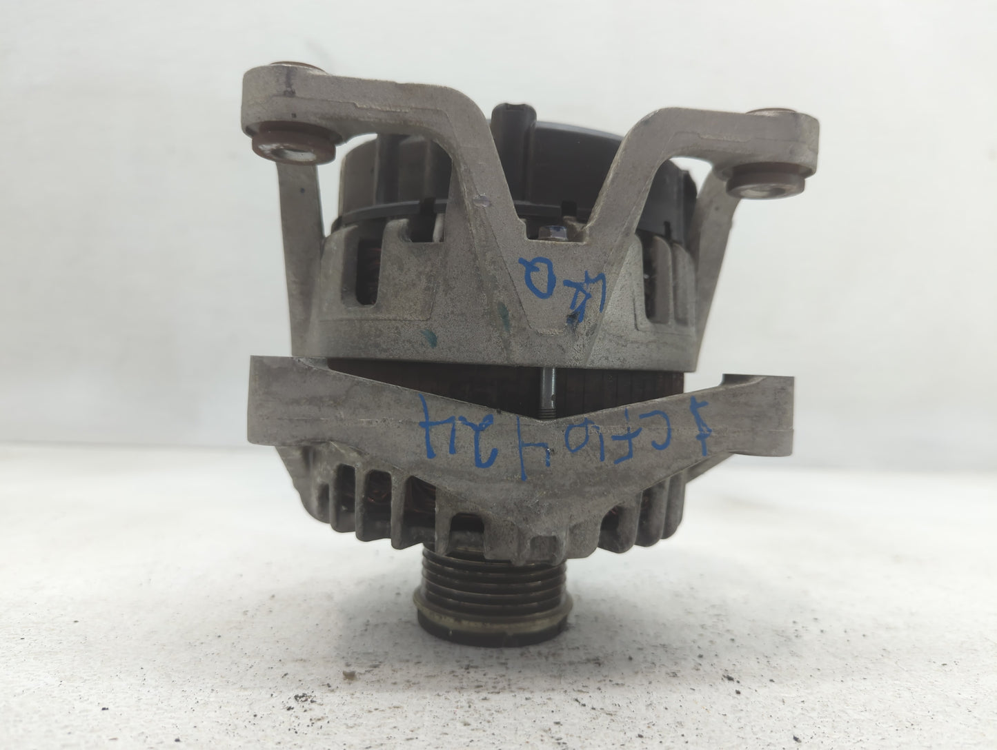 2011-2016 Chevrolet Cruze Alternator Replacement Generator Charging Assembly Engine OEM P/N:95939943 Fits OEM Used Auto Part