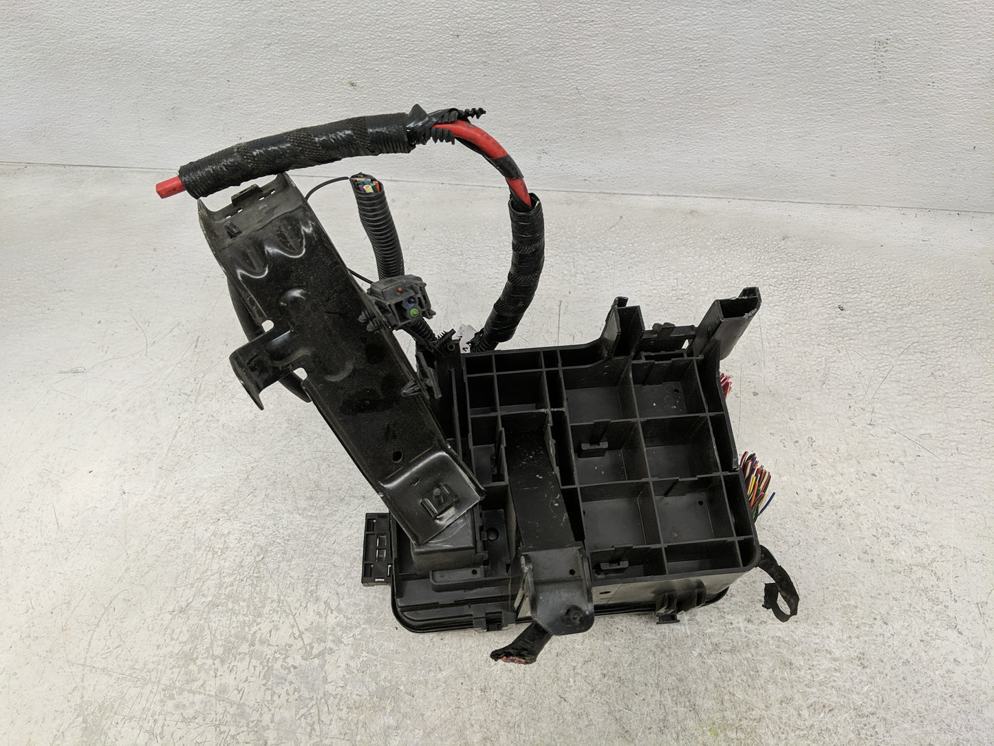 2013-2016 Chevrolet Equinox Fusebox Fuse Box Panel Relay Module P/N:22929761 Fits Fits 2013 2014 2015 2016 OEM Used Auto Par