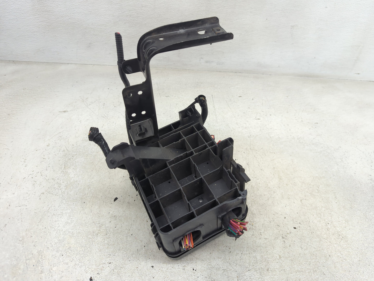 2013-2016 Chevrolet Equinox Fusebox Fuse Box Panel Relay Module P/N:22922727 Fits Fits 2013 2014 2015 2016 OEM Used Auto Par