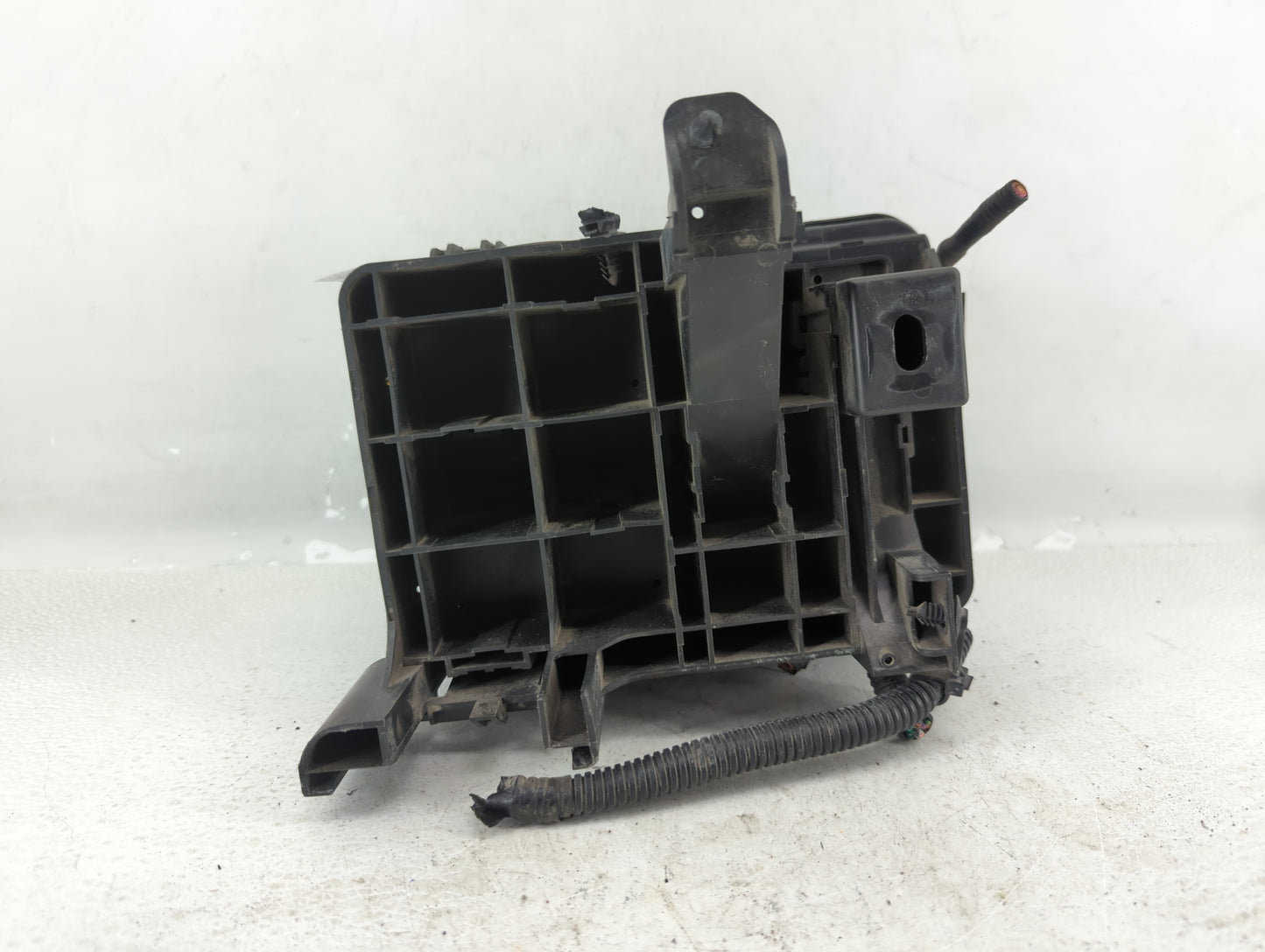 2013-2016 Chevrolet Equinox Fusebox Fuse Box Panel Relay Module P/N:22929763_01 Fits Fits 2013 2014 2015 2016 OEM Used Auto