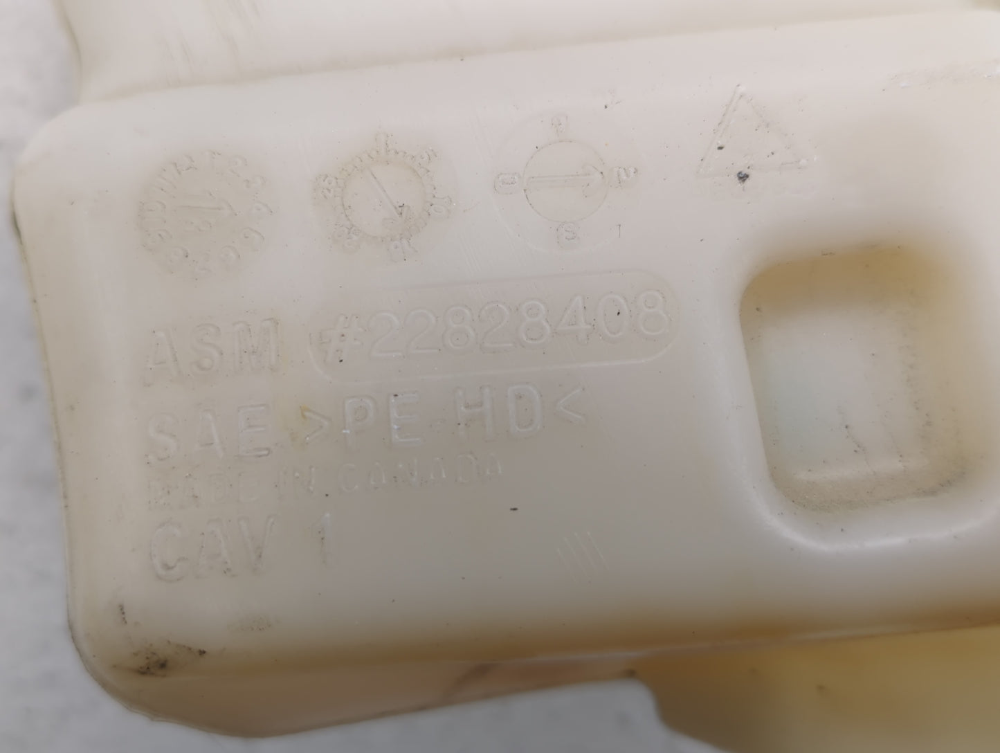 2010-2017 Chevrolet Equinox Windshield Washer Fluid Reservoir Bottle Oem - Oemusedautoparts1.com