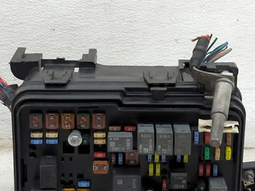 2013-2016 Chevrolet Equinox Fusebox Fuse Box Panel Relay Module Fits Fits 2013 2014 2015 2016 OEM Used Auto Parts