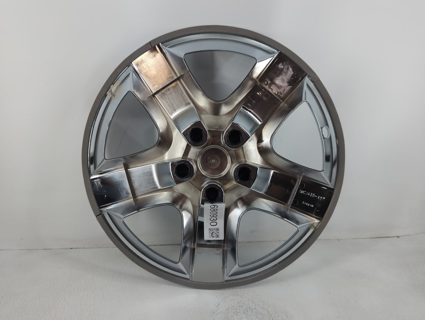 2013 Chevrolet Impala CENTER WHEEL COVER HUB CAP - Oemusedautoparts1.com