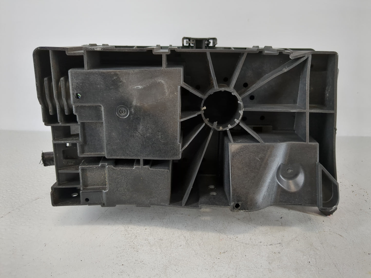 2013 Chevrolet Malibu Fusebox Fuse Box Panel Relay Module P/N:22892003 Fits OEM Used Auto Parts - Oemusedautoparts1.com