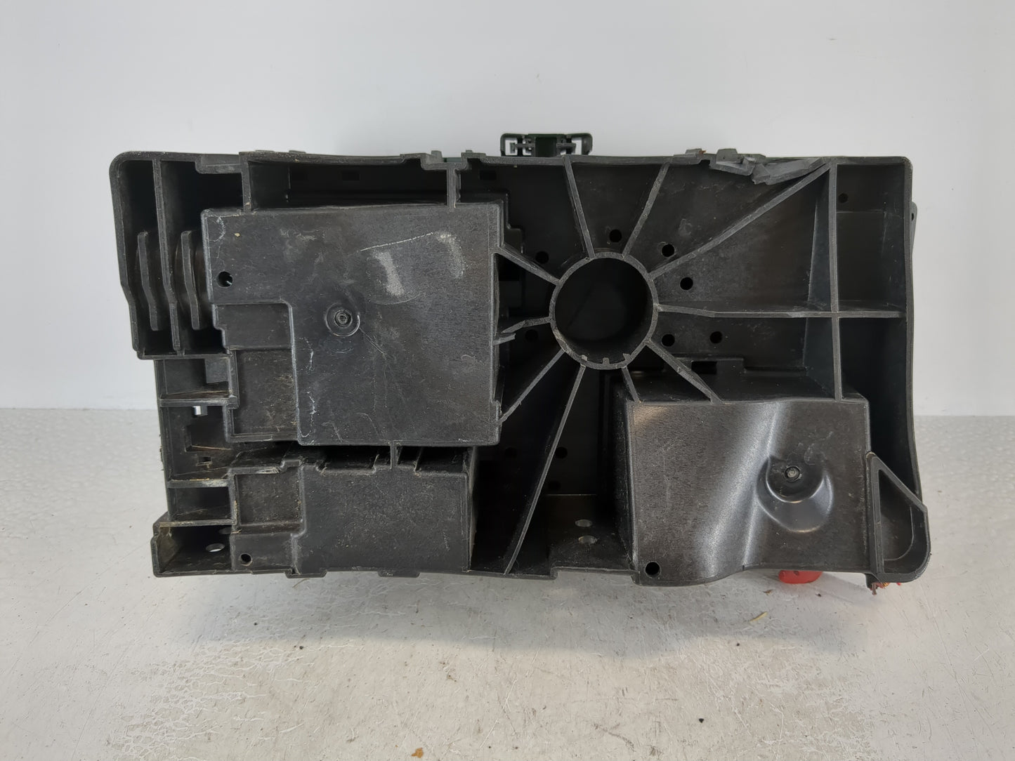 2013 Chevrolet Malibu Fusebox Fuse Box Panel Relay Module P/N:22892001 Fits OEM Used Auto Parts - Oemusedautoparts1.com