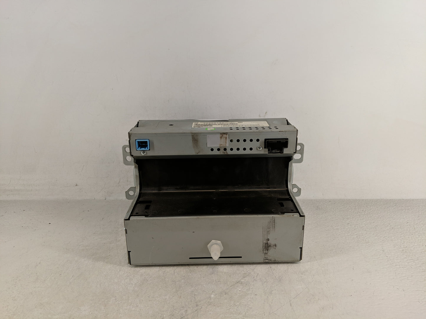 2013 Chevrolet Malibu Radio AM FM Cd Player Receiver Replacement P/N:22869142 Fits OEM Used Auto Parts - Oemusedautoparts1.c