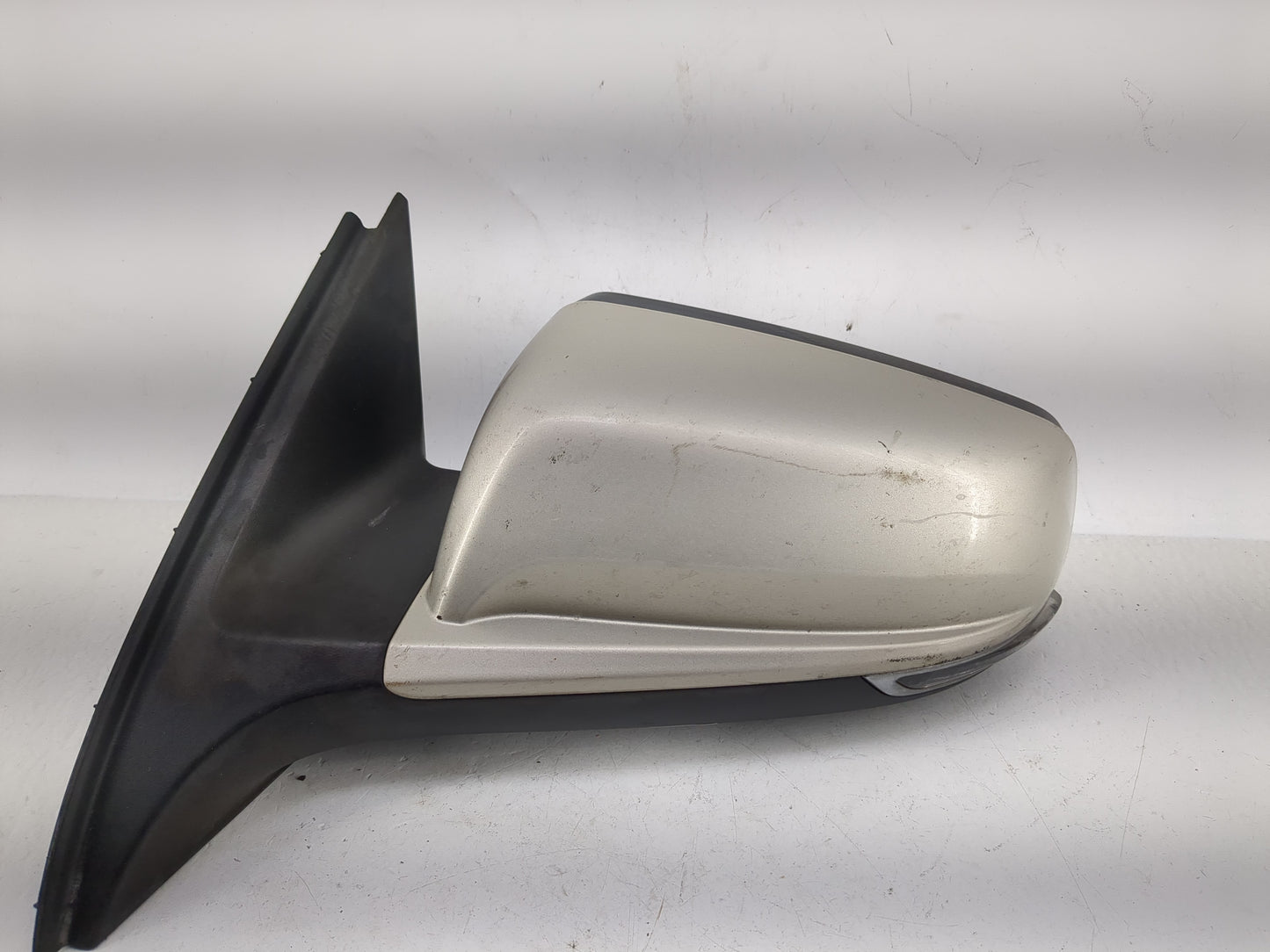 2013 Chevrolet Malibu Side Mirror Replacement Driver Left View Door Mirror Fits OEM Used Auto Parts - Oemusedautoparts1.com