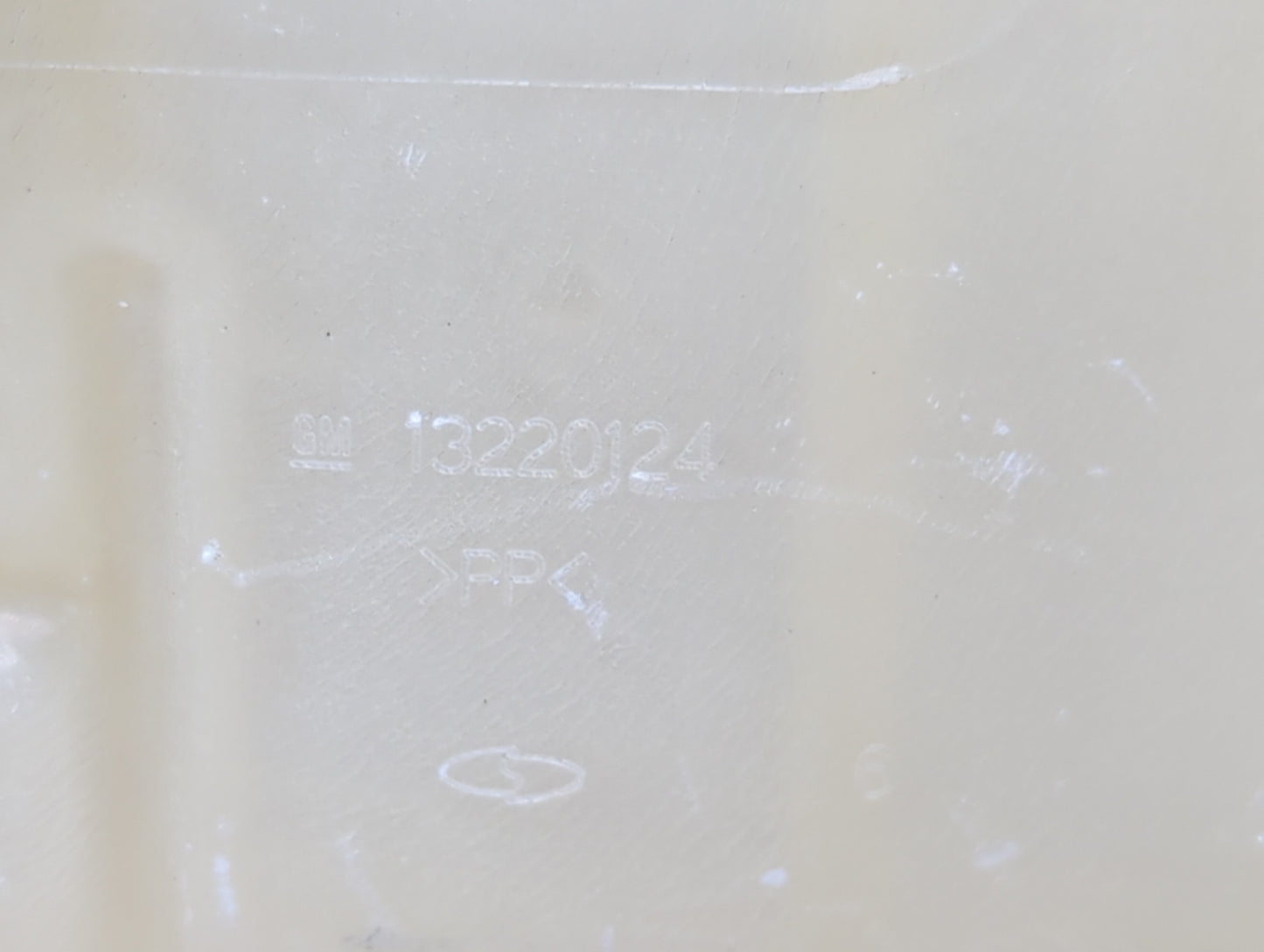 2013 Chevrolet Malibu Radiator Coolant Overflow Expansion Tank Bottle 1409590 - Oemusedautoparts1.com
