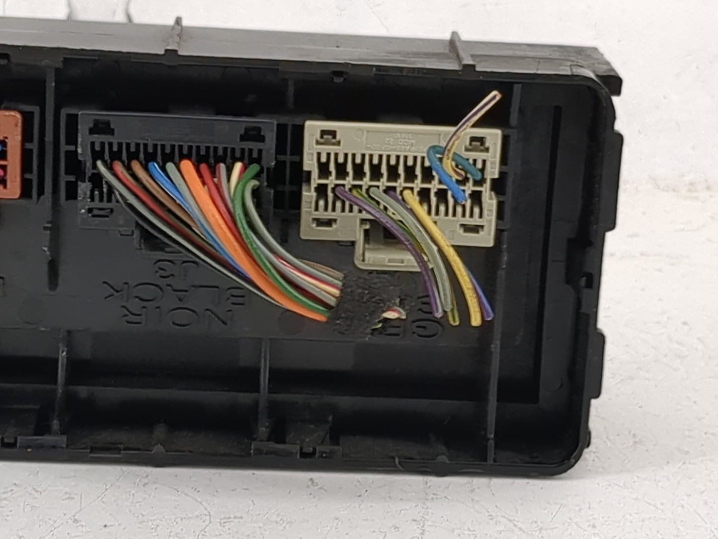 2013-2013 Chevrolet Malibu Communication Control Module 5028206 - Oemusedautoparts1.com