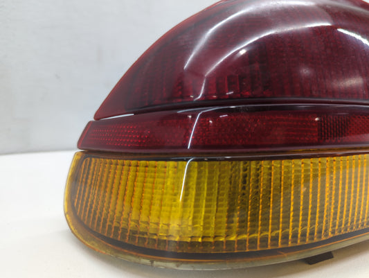 2013-2016 Chevrolet Malibu Tail Light Assembly Passenger Right OEM P/N:16520687 Fits Fits 2013 2014 2015 2016 OEM Used Auto Parts