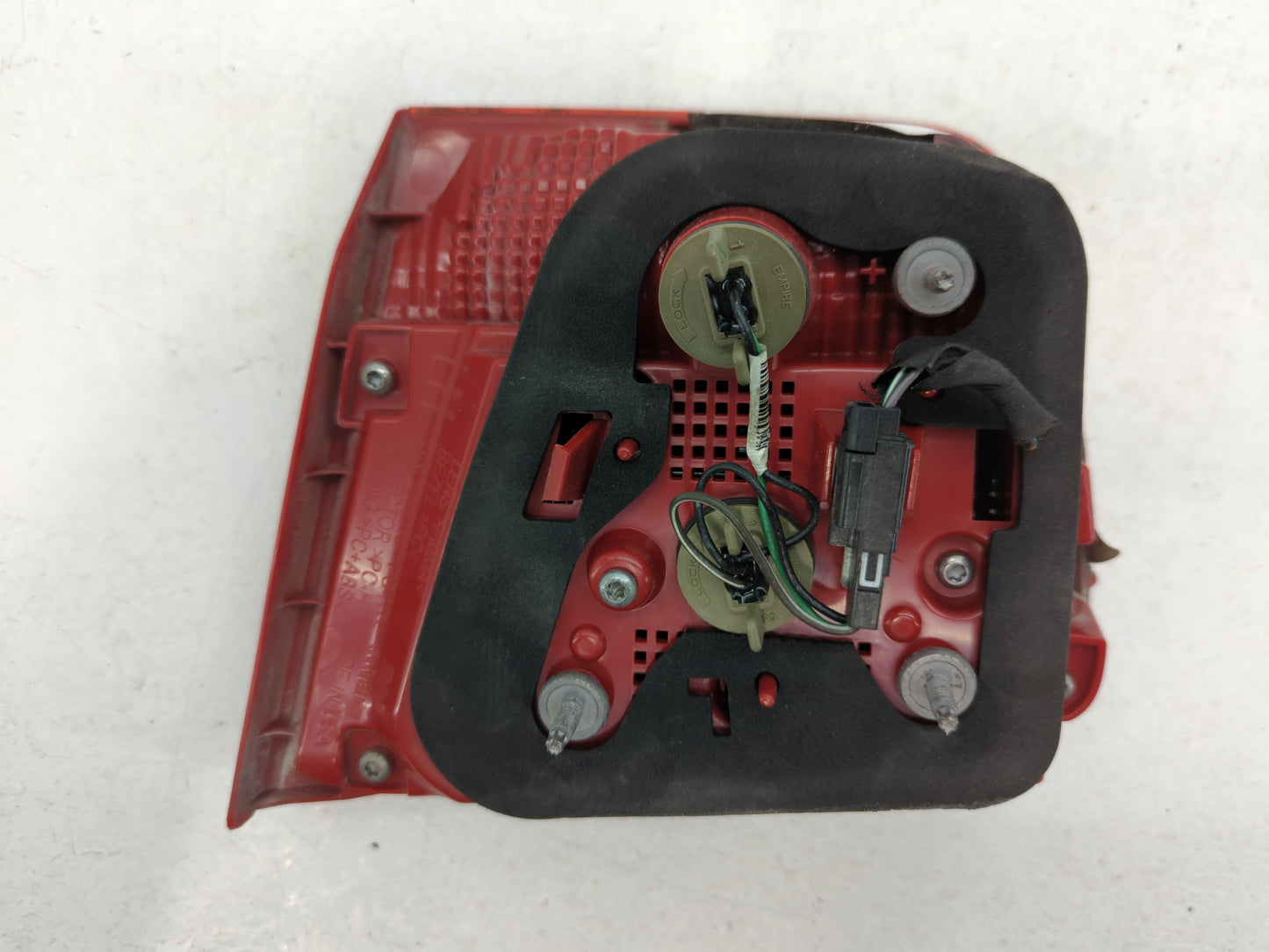 2013-2016 Chevrolet Malibu Tail Light Assembly Driver Left OEM P/N:322151 22907311 Fits Fits 2013 2014 2015 2016 OEM Used Au