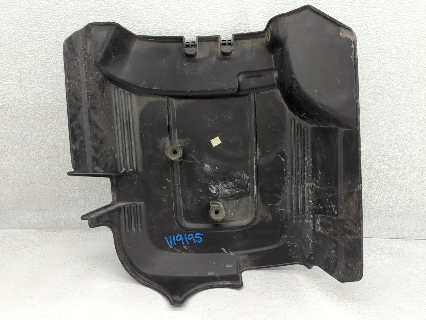 2013 Chevrolet Silverado 1500 Engine Cover - Oemusedautoparts1.com