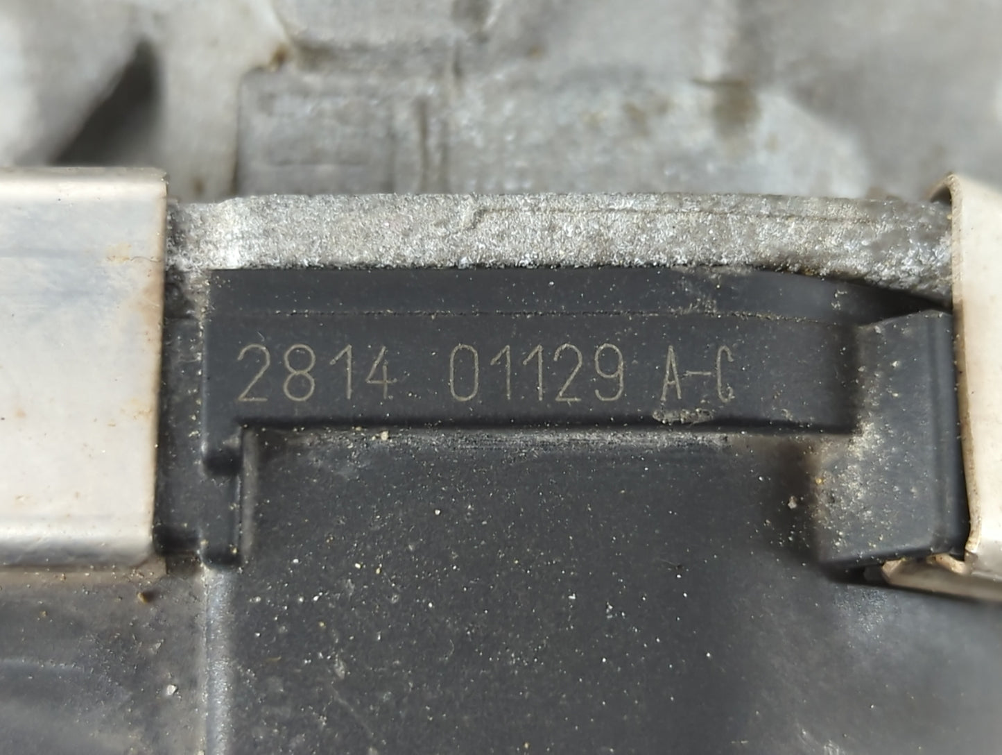 2009-2013 Chevrolet Silverado 1500 Throttle Body P/N:RME87-3C9992 Fits Fits 2009 2010 2011 2012 2013 2014 2015 OEM Used Auto