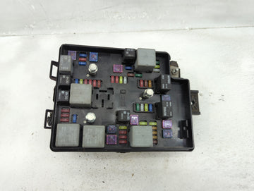 2014-2016 Chevrolet Sonic Fusebox Fuse Box Panel Relay Module P/N:95092983 95092982, 95315649 Fits Fits 2014 2015 2016 OEM Used Auto Parts