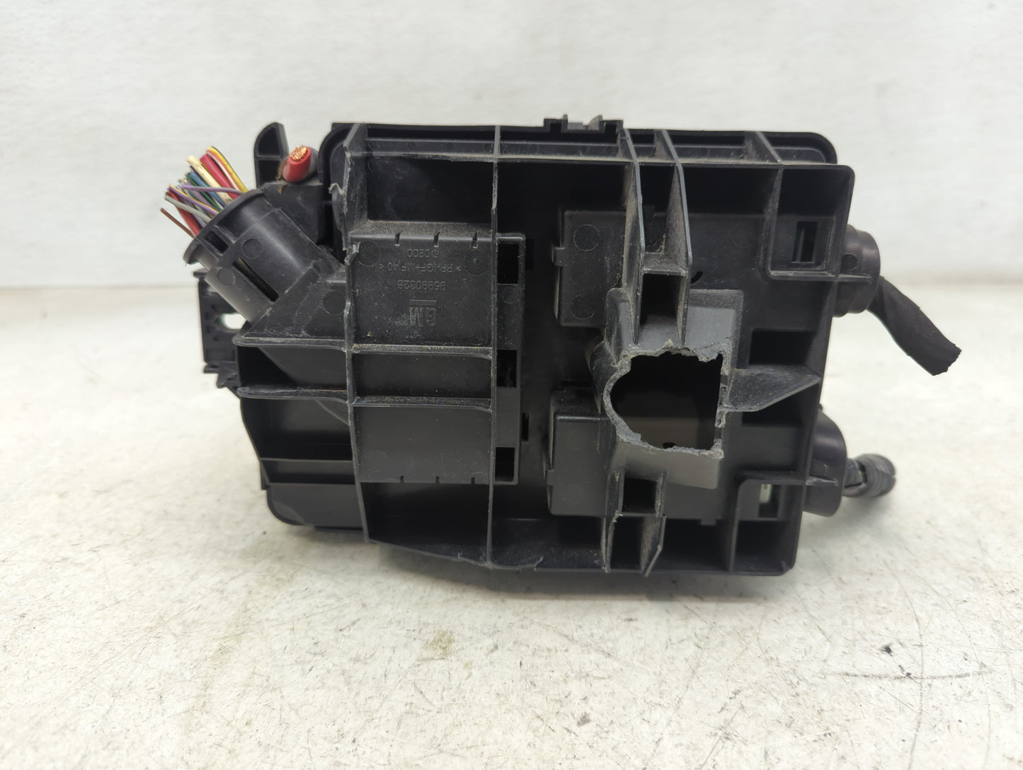 2014-2016 Chevrolet Sonic Fusebox Fuse Box Panel Relay Module P/N:95315649 Fits Fits 2014 2015 2016 OEM Used Auto Parts - Oe