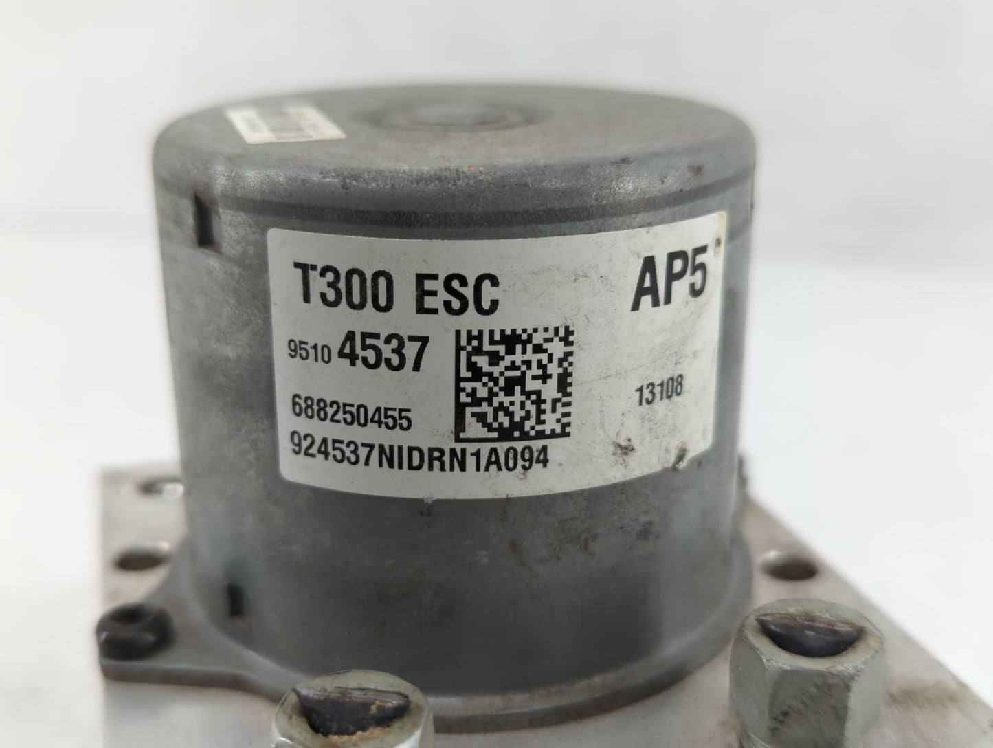 2012-2013 Chevrolet Sonic ABS Pump Control Module Replacement P/N:95173880 95104537 Fits Fits 2012 2013 OEM Used Auto Parts