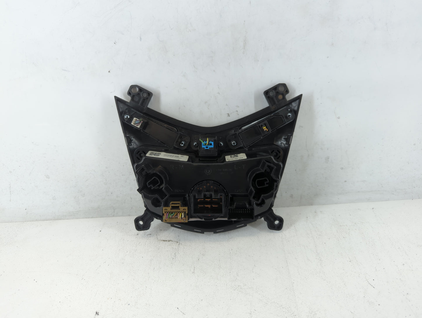 2013 Chevrolet Sonic Climate Control Module Temperature AC/Heater Replacement P/N:95282239 Fits OEM Used Auto Parts - Oemuse