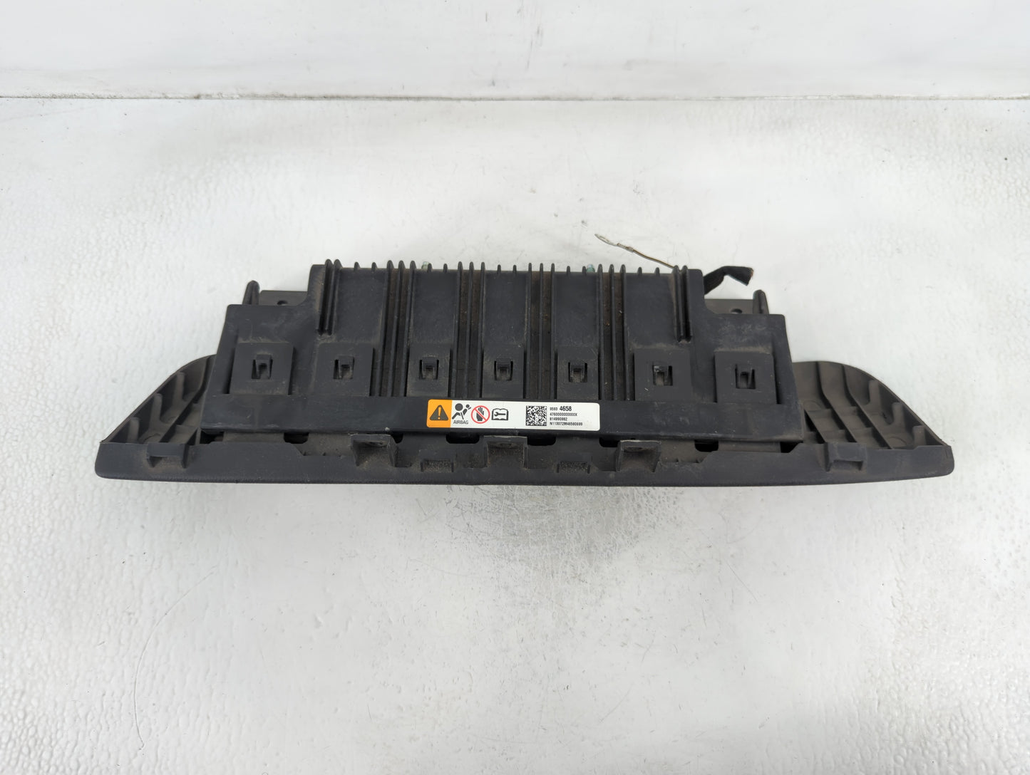2012-2019 Chevrolet Sonic Air Bag Passenger Right Knee OEM P/N:95934658 Fits Fits 2012 2013 2014 2015 2016 2017 2018 2019 OE