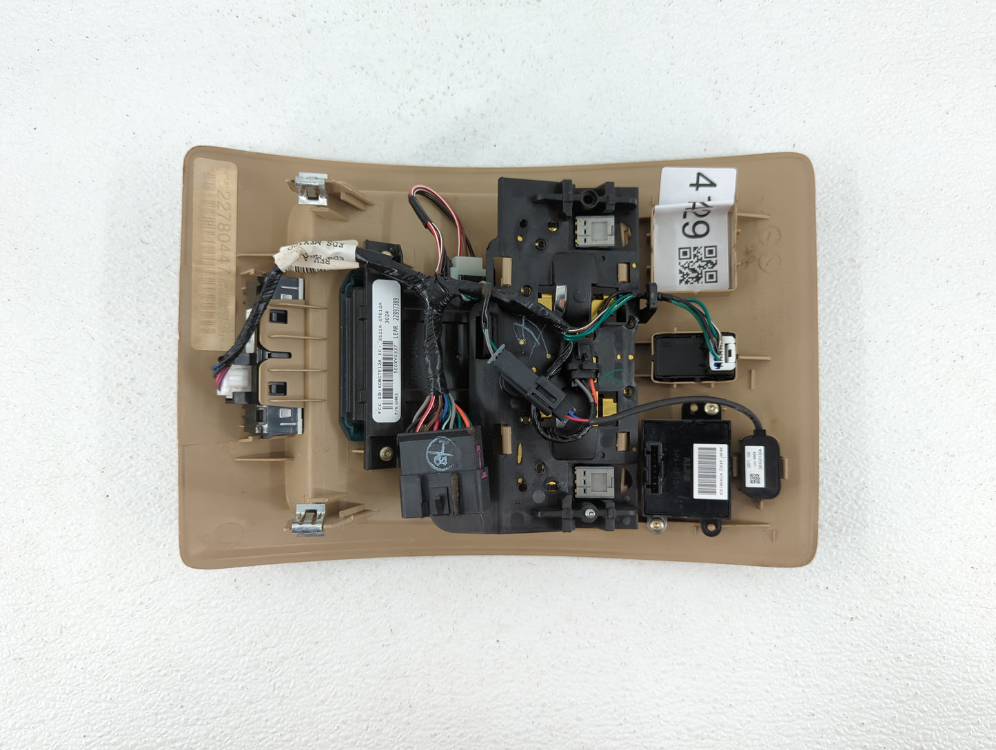 2012 Chevrolet Suburban 1500 Overhead Roof Console Interior Dome Light - Oemusedautoparts1.com