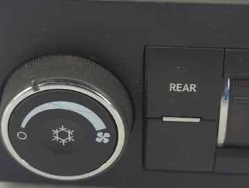 2012-2014 Chevrolet Tahoe Climate Control Module Temperature AC/Heater Replacement P/N:22879021 Fits Fits 2012 2013 2014 OEM Used Auto Parts
