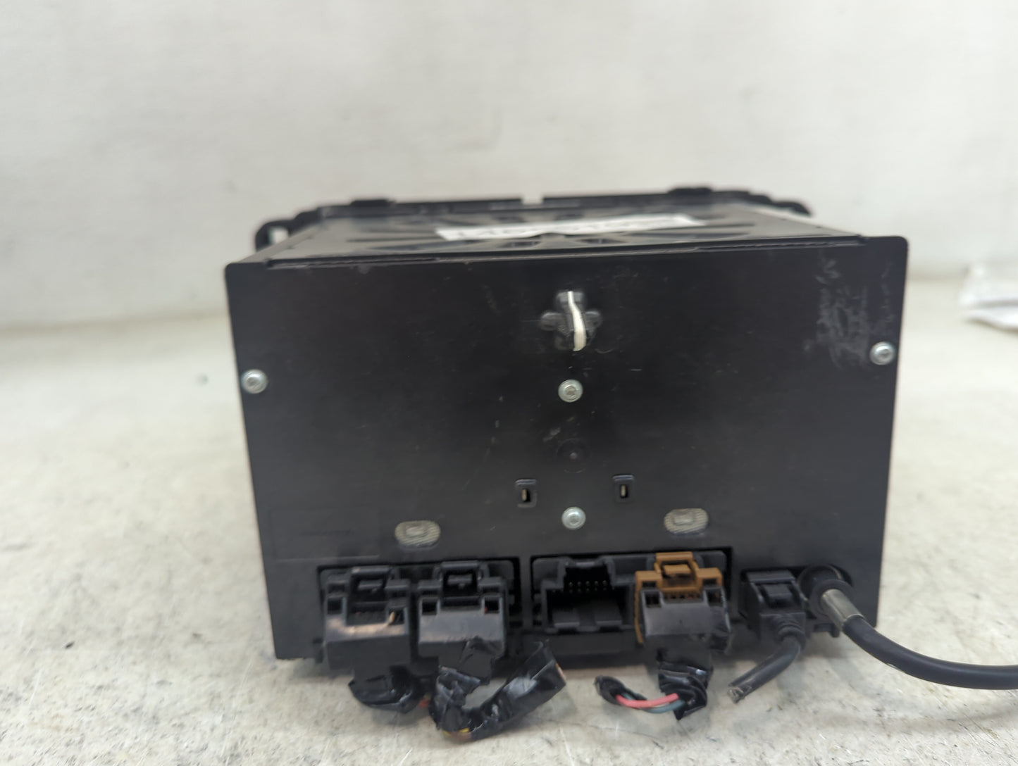 2013 Chevrolet Traverse Radio AM FM Cd Player Receiver Replacement P/N:23130123 28383592, L2QDJ060TR Fits OEM Used Auto Part
