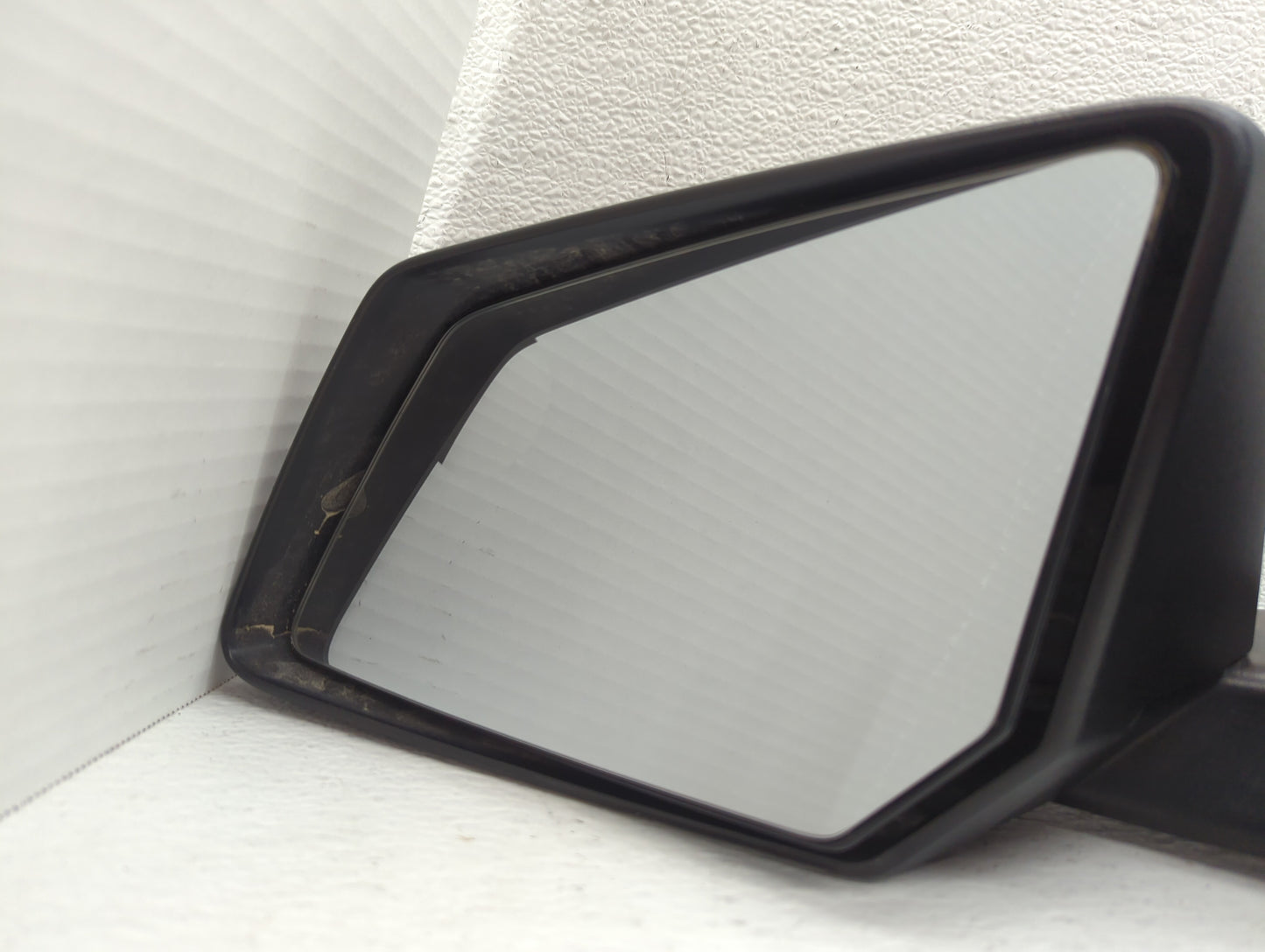2013-2013 Chevrolet Traverse Driver Left Side View Manual Door Mirror - Oemusedautoparts1.com
