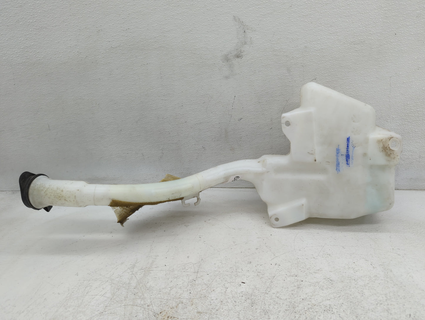 Chevrolet Traverse Windshield Washer Fluid Reservoir Bottle Oem - Oemusedautoparts1.com