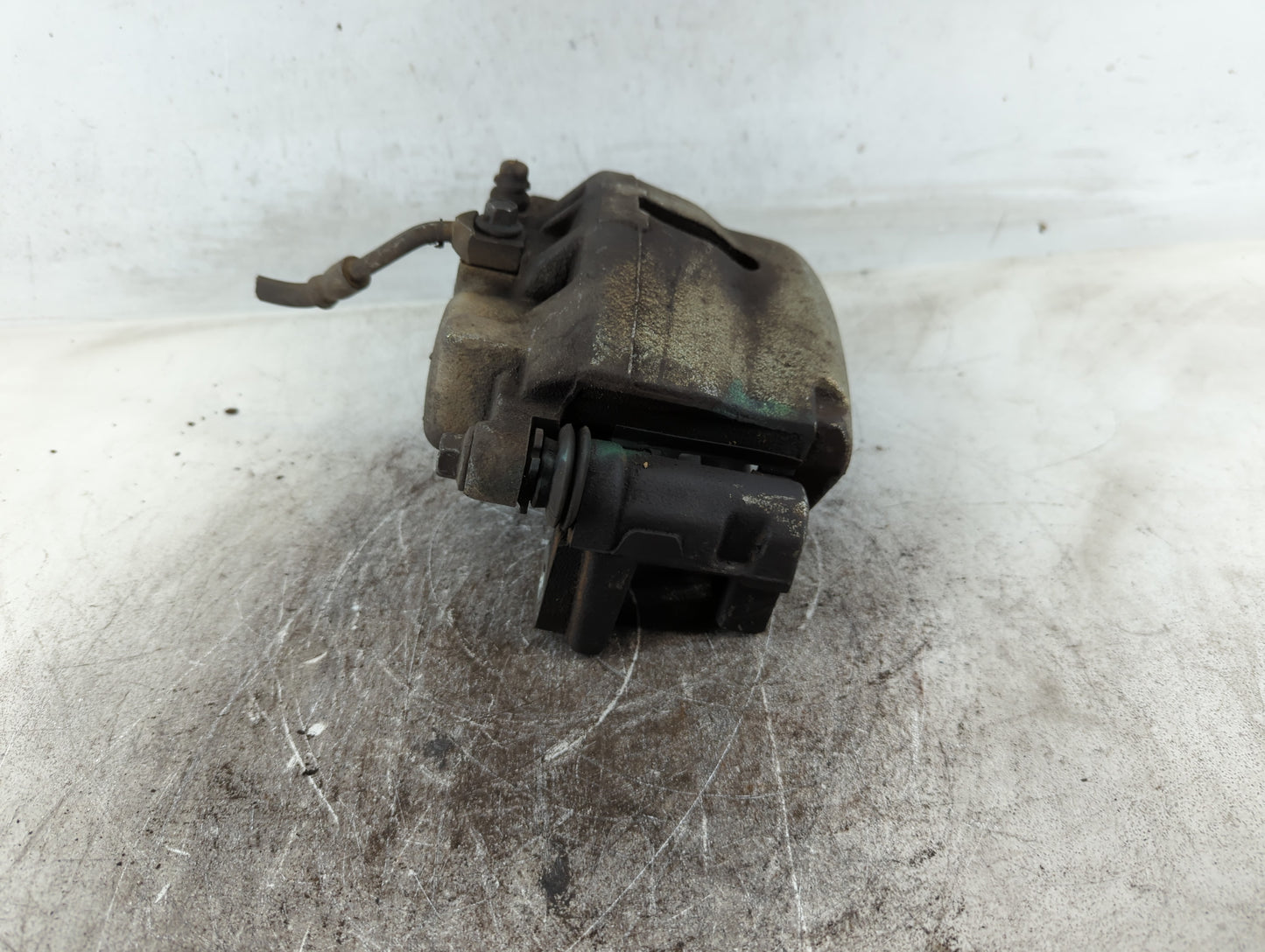 2009-2017 Chevrolet Traverse Front Driver Left Brake Caliper - Oemusedautoparts1.com