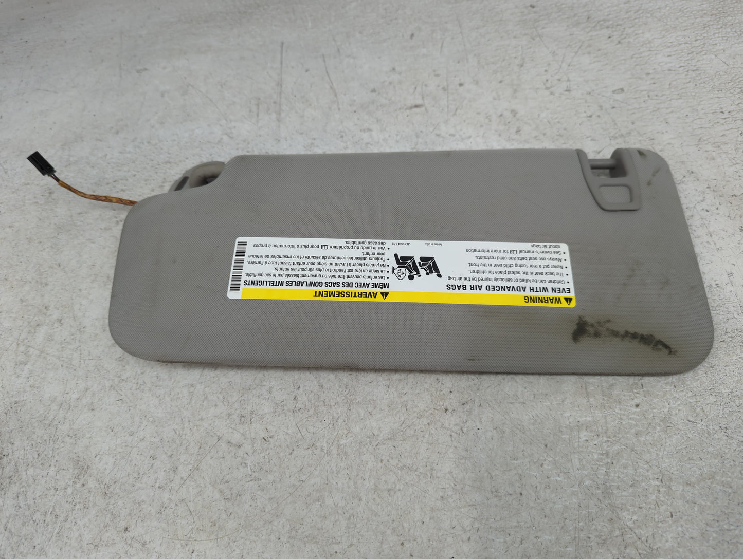 2013 Chevrolet Traverse Sun Visor Shade Replacement Passenger Right Mirror Fits OEM Used Auto Parts - Oemusedautoparts1.com