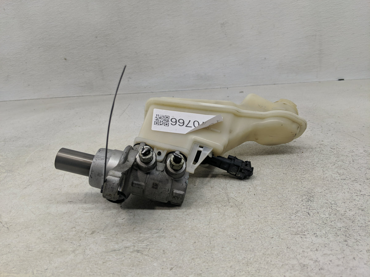 2013-2021 Chevrolet Trax Brake Master Cylinder 1310766 - Oemusedautoparts1.com