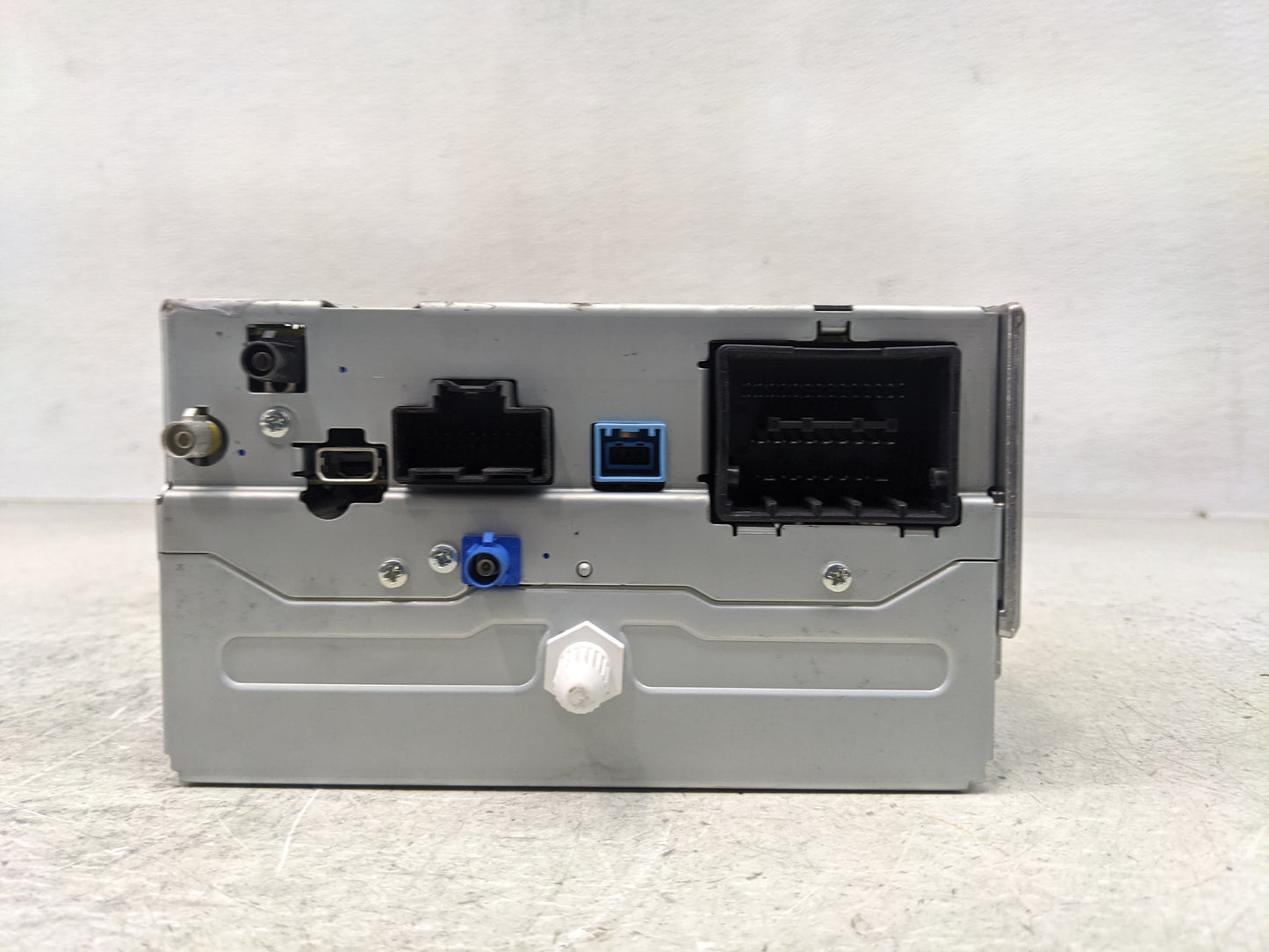 2013 Chevrolet Volt Radio AM FM Cd Player Receiver Replacement P/N:22993877 Fits OEM Used Auto Parts - Oemusedautoparts1.com