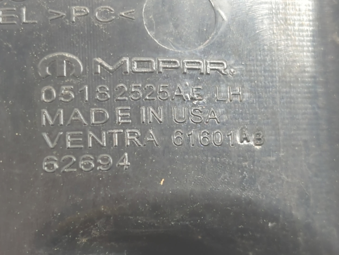 2011-2014 Chrysler 200 Tail Light Assembly Driver Left OEM P/N:05182525AE Fits Fits 2011 2012 2013 2014 OEM Used Auto Parts