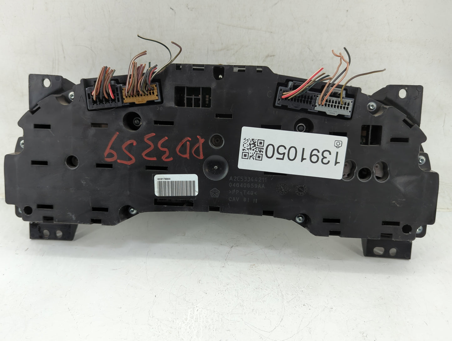 2011-2014 Chrysler 200 Instrument Cluster Speedometer Gauges P/N:P56046514AH Fits Fits 2011 2012 2013 2014 OEM Used Auto Par