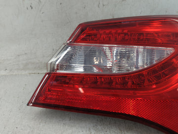 2011-2014 Chrysler 200 Tail Light Assembly Passenger Right OEM Fits Fits 2011 2012 2013 2014 OEM Used Auto Parts