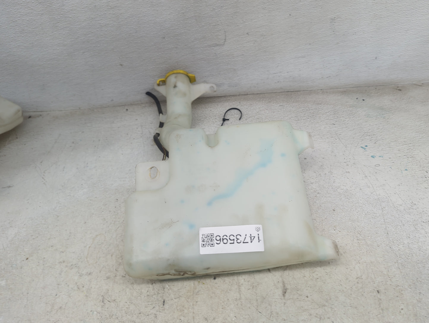 2011-2014 Chrysler 200 Windshield Washer Fluid Reservoir Bottle Oem 1473596 - Oemusedautoparts1.com