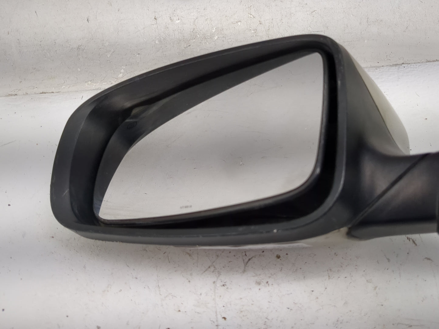 2011-2014 Chrysler 200 Driver Side View Mirror - Left Door Mirror OEM Used - Oemusedautoparts1.com