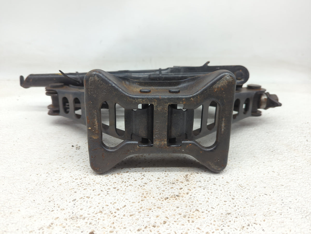 Chrysler 200 Spare Scissor Car Jack 924617 - Oemusedautoparts1.com