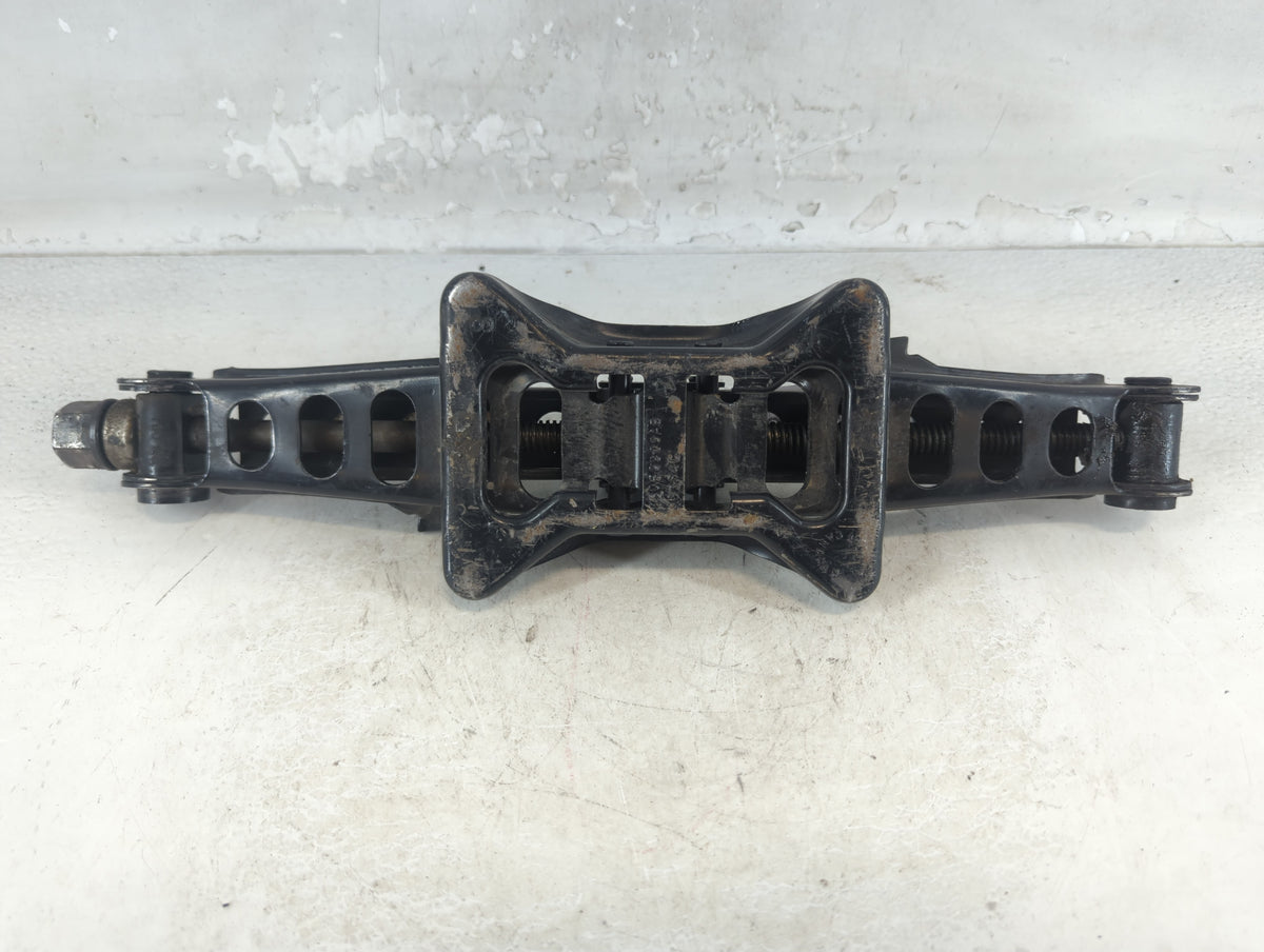 2013 Chrysler 300 Spare Scissor Car Jack - Oemusedautoparts1.com