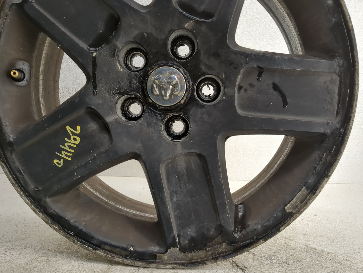 2011-2014 Chrysler 300 Oem Wheel Rim 1245917 - Oemusedautoparts1.com